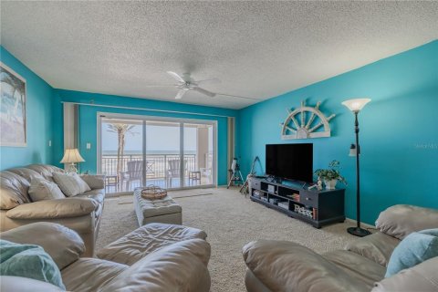 Condo in New Smyrna Beach, Florida, 2 bedrooms № 2214556 - photo 6