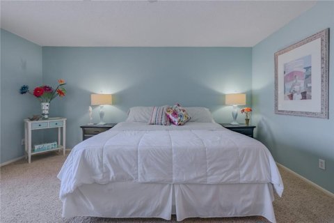 Condo in New Smyrna Beach, Florida, 2 bedrooms № 2214556 - photo 14