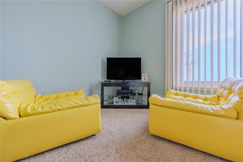 Condo in New Smyrna Beach, Florida, 2 bedrooms № 2214556 - photo 15
