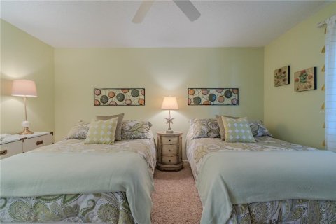 Condo in New Smyrna Beach, Florida, 2 bedrooms № 2214556 - photo 19