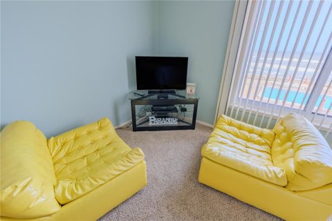 Condo in New Smyrna Beach, Florida, 2 bedrooms № 2214556 - photo 16