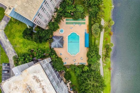 Condominio en venta en Hollywood, Florida, 2 dormitorios, 108.14 m2 № 2181955 - foto 3