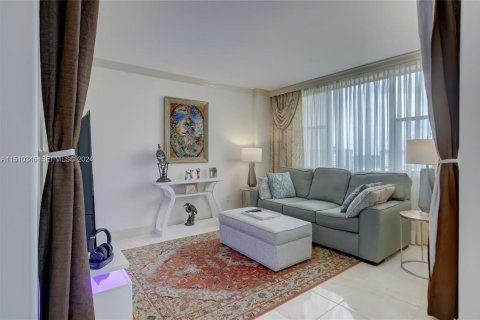 Condominio en venta en Hollywood, Florida, 2 dormitorios, 108.14 m2 № 2181955 - foto 14