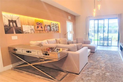 Adosado en venta en Kissimmee, Florida, 4 dormitorios, 218.88 m2 № 2356179 - foto 5