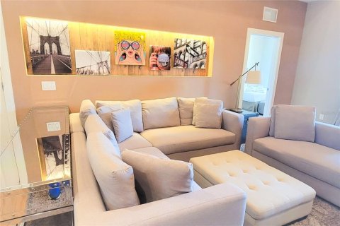 Adosado en venta en Kissimmee, Florida, 4 dormitorios, 218.88 m2 № 2356179 - foto 6