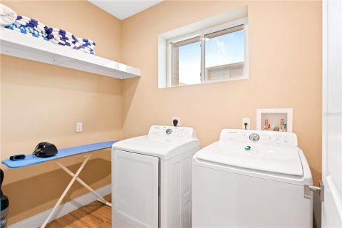 Adosado en venta en Kissimmee, Florida, 4 dormitorios, 218.88 m2 № 2356179 - foto 16