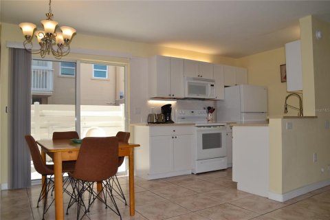 Condo in Venice, Florida, 2 bedrooms  № 1858365 - photo 3
