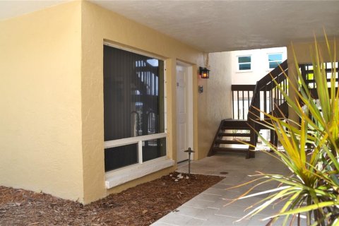 Condo in Venice, Florida, 2 bedrooms  № 1858365 - photo 1