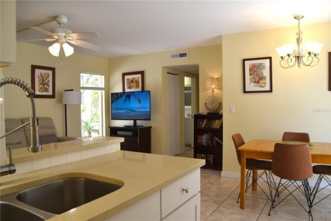 Condo in Venice, Florida, 2 bedrooms  № 1858365 - photo 5