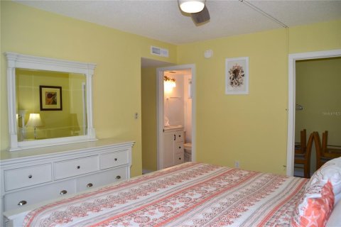 Condo in Venice, Florida, 2 bedrooms  № 1858365 - photo 9