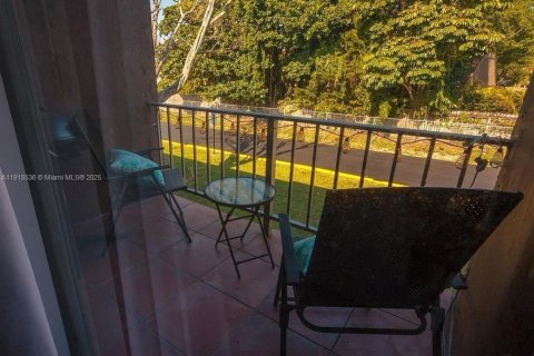 Снять в аренду кондоминиум в Майами, Флорида 2 спальни, 81.57м2, № 1974485 - фото 12