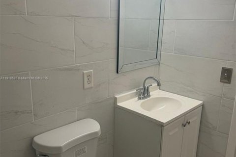 Снять в аренду кондоминиум в Майами, Флорида 2 спальни, 81.57м2, № 1974485 - фото 3