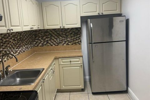 Снять в аренду кондоминиум в Майами, Флорида 2 спальни, 81.57м2, № 1974485 - фото 5