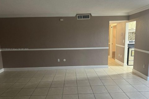 Снять в аренду кондоминиум в Майами, Флорида 2 спальни, 81.57м2, № 1974485 - фото 7