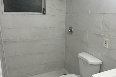 Снять в аренду кондоминиум в Майами, Флорида 2 спальни, 81.57м2, № 1974485 - фото 4