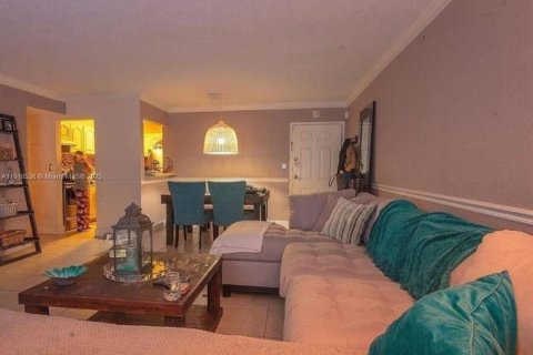 Снять в аренду кондоминиум в Майами, Флорида 2 спальни, 81.57м2, № 1974485 - фото 2