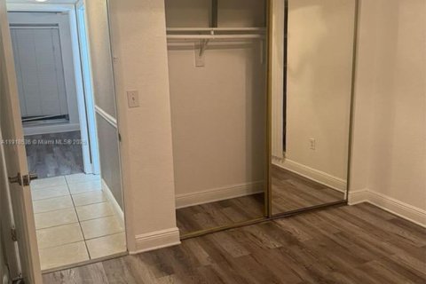 Снять в аренду кондоминиум в Майами, Флорида 2 спальни, 81.57м2, № 1974485 - фото 11