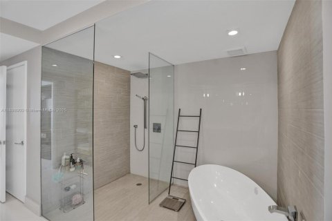 Copropriété à vendre à Sunny Isles Beach, Floride: 2 chambres, 141.58 m2 № 1951546 - photo 16