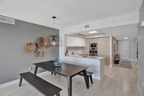 Copropriété à vendre à Sunny Isles Beach, Floride: 2 chambres, 141.58 m2 № 1951546 - photo 21