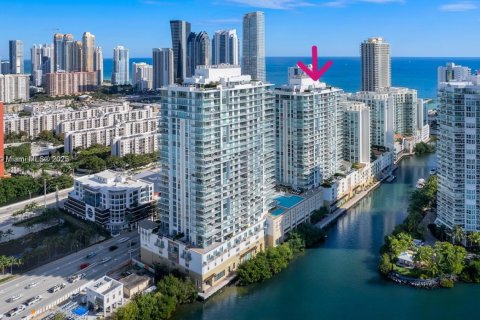 Copropriété à vendre à Sunny Isles Beach, Floride: 2 chambres, 141.58 m2 № 1951546 - photo 1