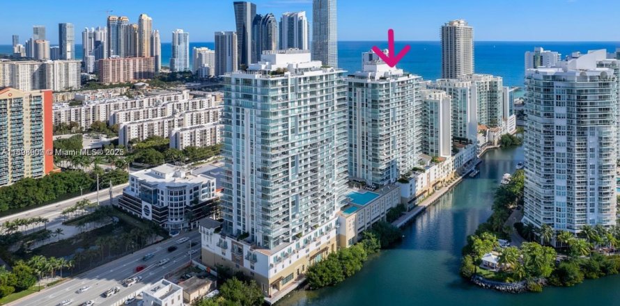 Condo à Sunny Isles Beach, Floride, 2 chambres  № 1951546