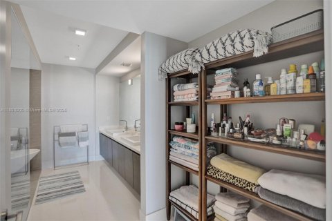 Copropriété à vendre à Sunny Isles Beach, Floride: 2 chambres, 141.58 m2 № 1951546 - photo 13