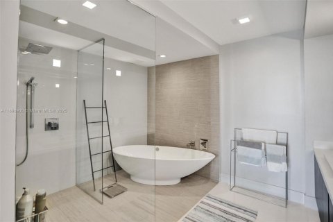 Copropriété à vendre à Sunny Isles Beach, Floride: 2 chambres, 141.58 m2 № 1951546 - photo 15