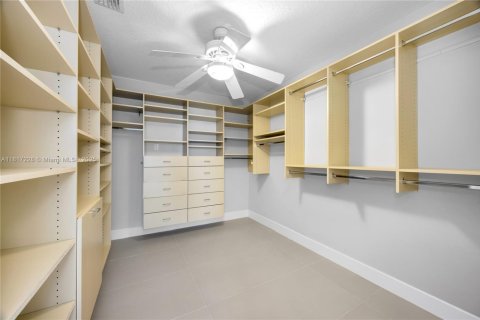 Купить виллу или дом в Пальметто-Бей, Флорида 5 спален, 368.45м2, № 1772609 - фото 24