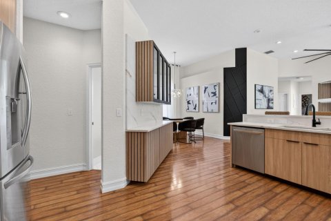 Villa ou maison à louer à Parkland, Floride: 4 chambres, 232.63 m2 № 2147179 - photo 13