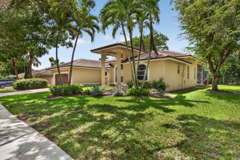 Villa ou maison à louer à Parkland, Floride: 4 chambres, 232.63 m2 № 2147179 - photo 3