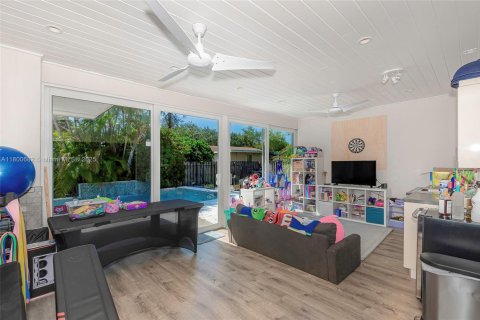 House in Cooper City, Florida 4 bedrooms, 181.35 sq.m. № 1695474 - photo 15