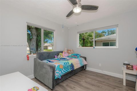House in Cooper City, Florida 4 bedrooms, 181.35 sq.m. № 1695474 - photo 18