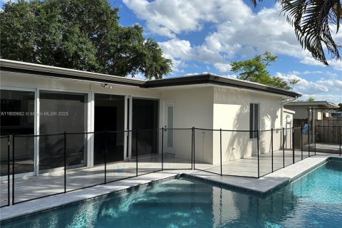 House in Cooper City, Florida 4 bedrooms, 181.35 sq.m. № 1695474 - photo 25