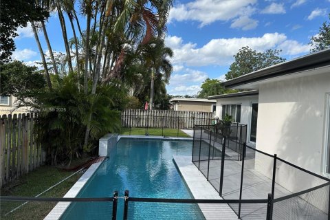 House in Cooper City, Florida 4 bedrooms, 181.35 sq.m. № 1695474 - photo 23