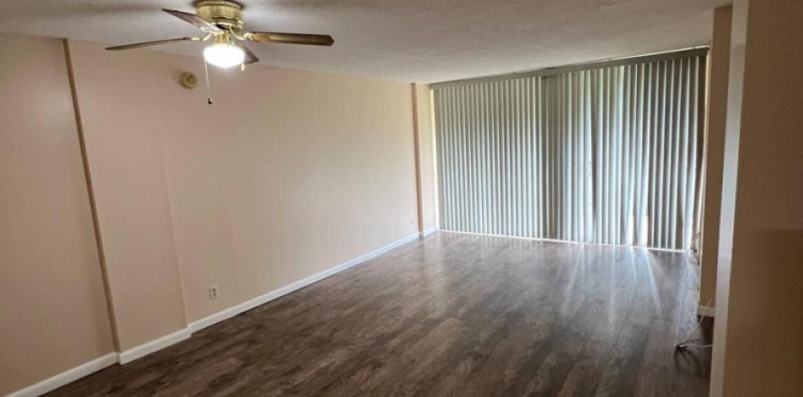 Condominio en Oakland Park, Florida, 1 dormitorio № 2282448