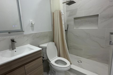 Immobilier commercial à louer à Miami, Floride: 1 chambre, 147.06 m2 № 2407220 - photo 23