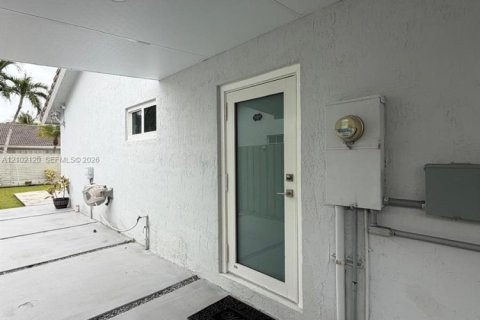 Immobilier commercial à louer à Miami, Floride: 1 chambre, 147.06 m2 № 2407220 - photo 5