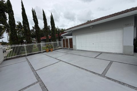 Immobilier commercial à louer à Miami, Floride: 1 chambre, 147.06 m2 № 2407220 - photo 2