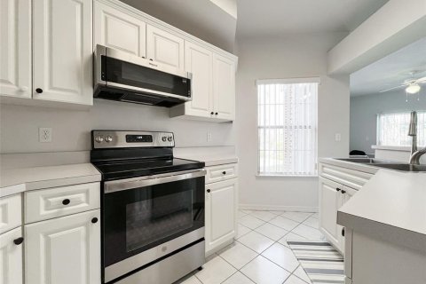 Condo in Gainesville, Florida, 2 bedrooms  № 1721643 - photo 9