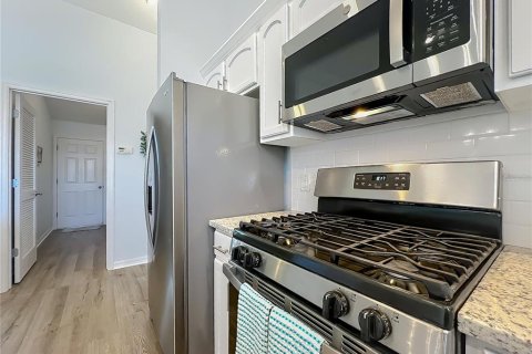 Casa en venta en The Villages, Florida, 3 dormitorios, 129.32 m2 № 1903192 - foto 9