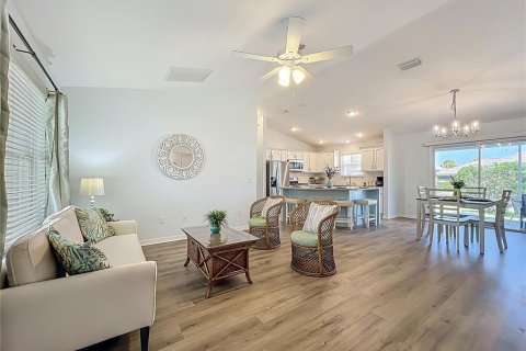 House in The Villages, Florida 3 bedrooms, 129.32 sq.m. № 1903192 - photo 5