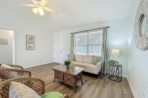 Casa en venta en The Villages, Florida, 3 dormitorios, 129.32 m2 № 1903192 - foto 16