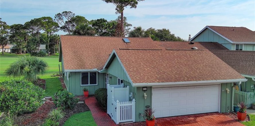 House in New Smyrna Beach, Florida 3 bedrooms, 147.99 sq.m. № 2202362