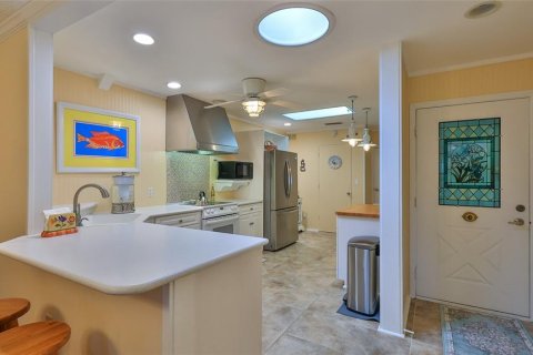 House in New Smyrna Beach, Florida 3 bedrooms, 147.99 sq.m. № 2202362 - photo 3