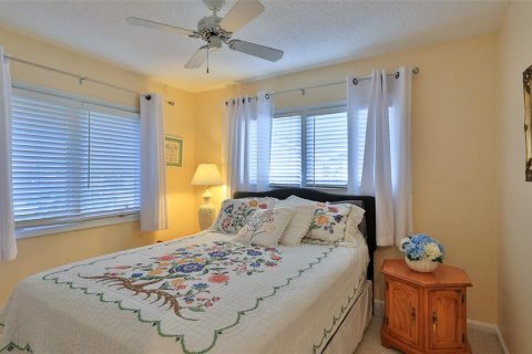House in New Smyrna Beach, Florida 3 bedrooms, 147.99 sq.m. № 2202362 - photo 15