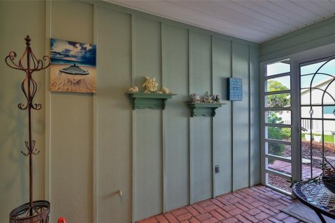 House in New Smyrna Beach, Florida 3 bedrooms, 147.99 sq.m. № 2202362 - photo 12