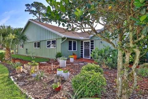 House in New Smyrna Beach, Florida 3 bedrooms, 147.99 sq.m. № 2202362 - photo 7