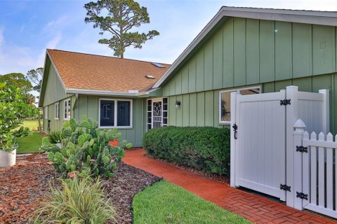House in New Smyrna Beach, Florida 3 bedrooms, 147.99 sq.m. № 2202362 - photo 6