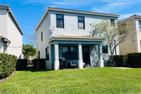 Villa ou maison à vendre à Miami, Floride: 3 chambres, 182.55 m2 № 2037562 - photo 3