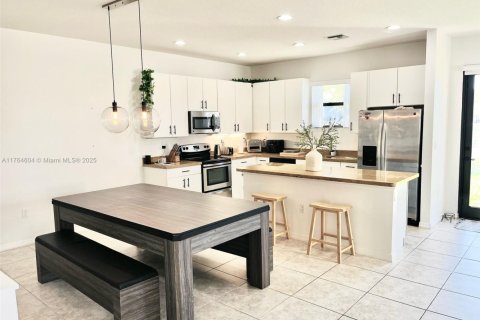 Villa ou maison à vendre à Miami, Floride: 3 chambres, 182.55 m2 № 2037562 - photo 8